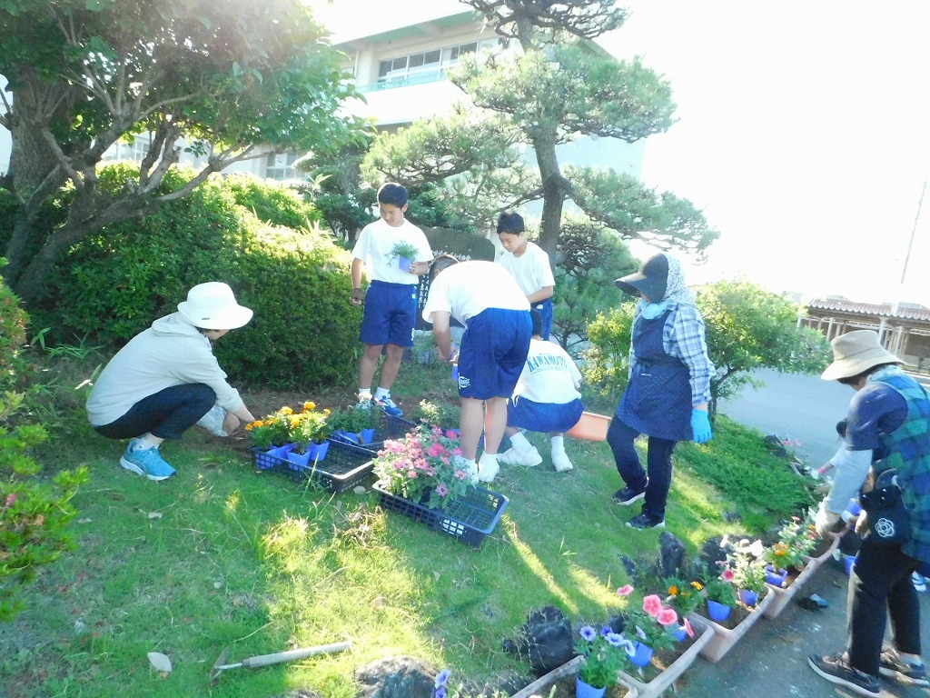 川本中学校