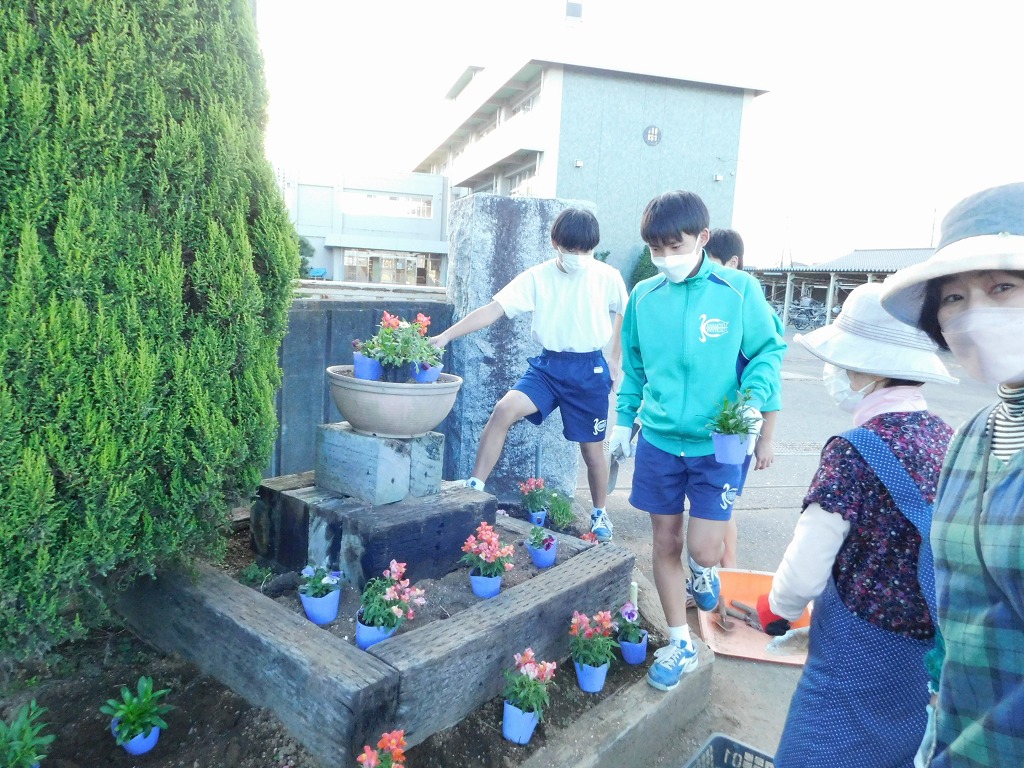 川本中学校