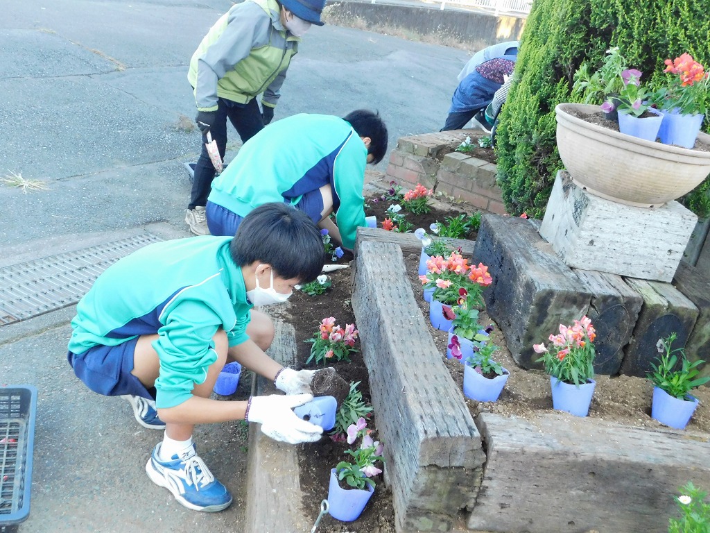 川本中学校