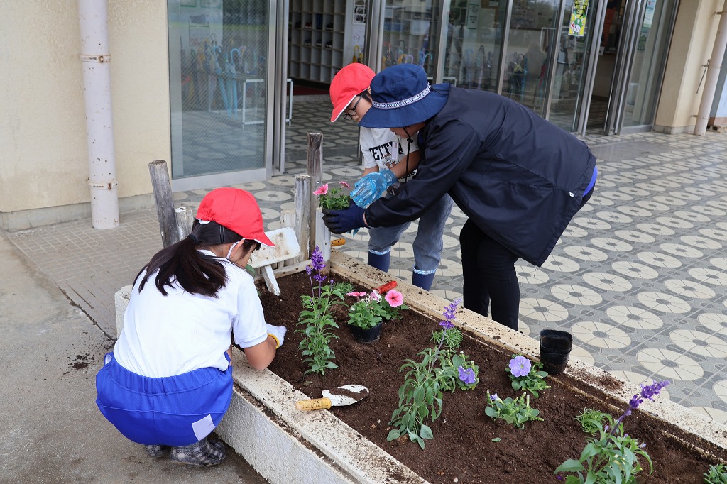 大寄小学校