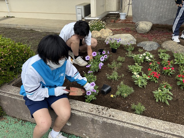 花園中学校