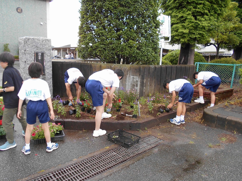 川本中学校