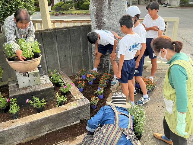 川本中学校