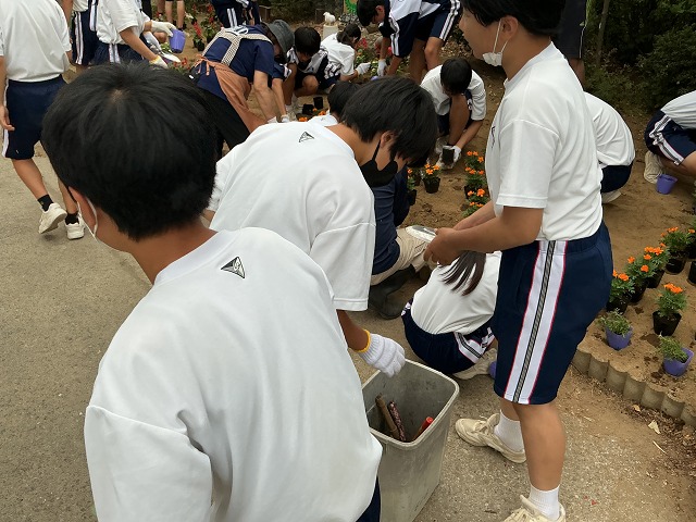 岡部中学校