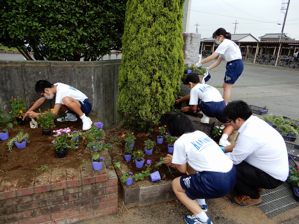 川本中学校