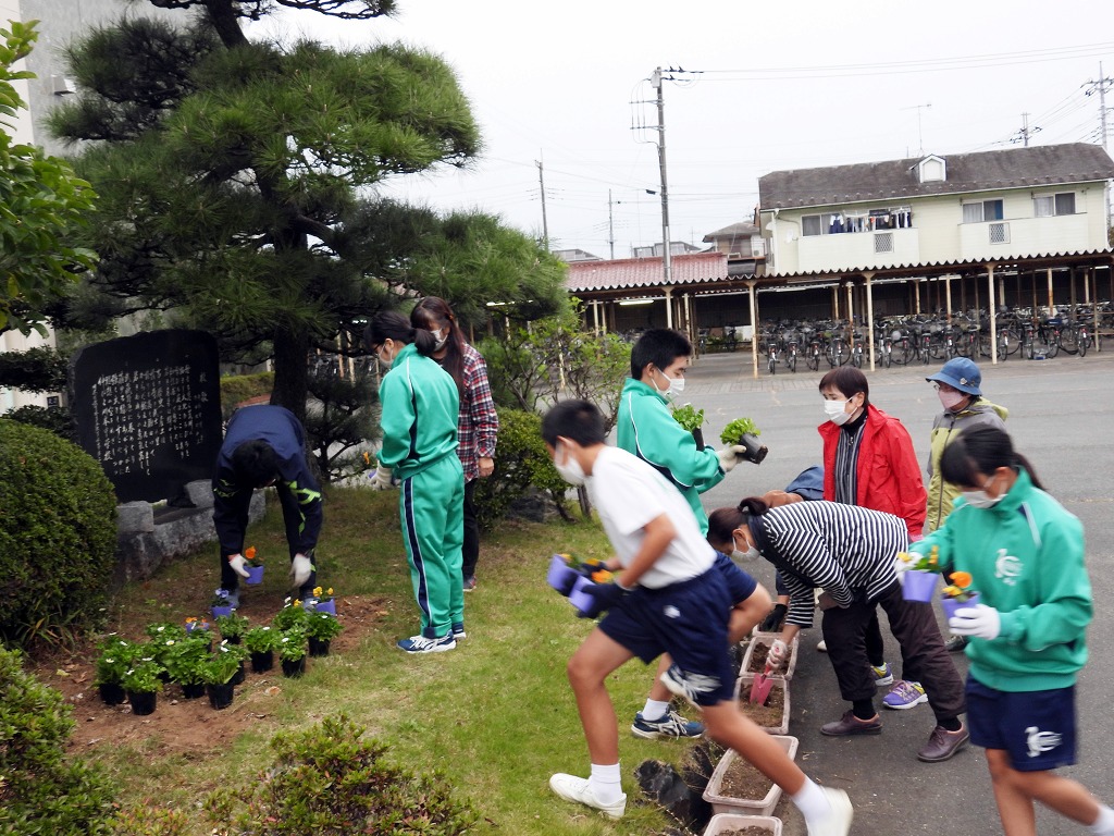 川本中学校