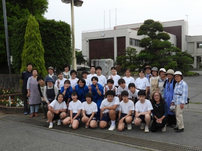 川本中学校