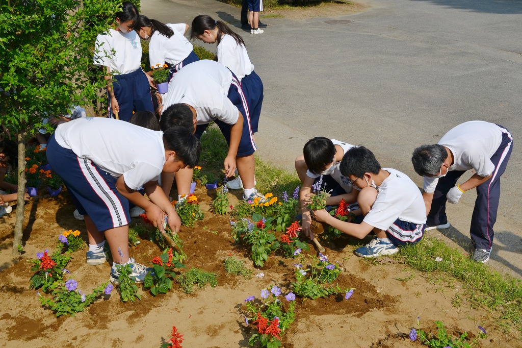 岡部中学校