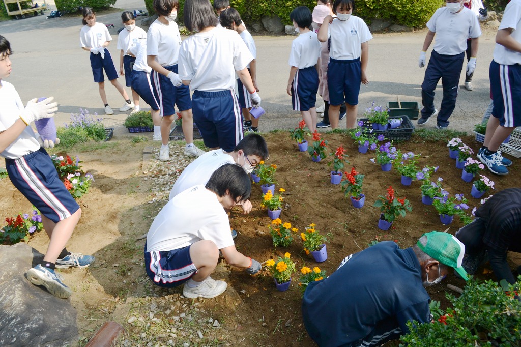 岡部中学校