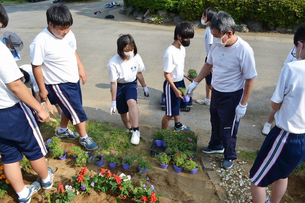 岡部中学校