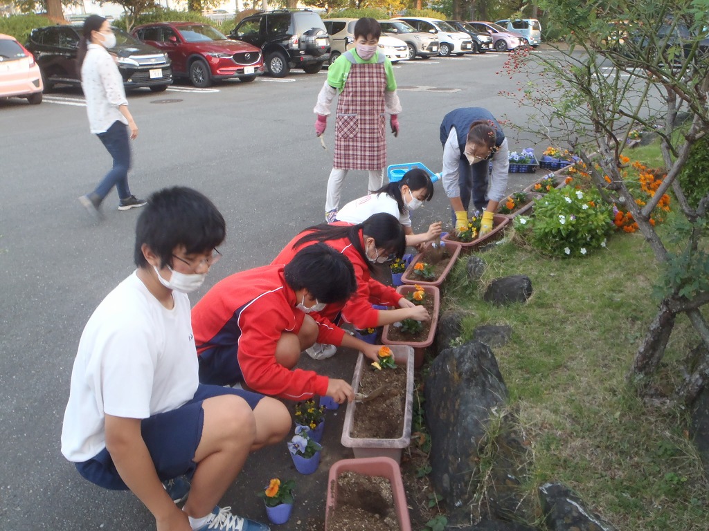 川本中学校