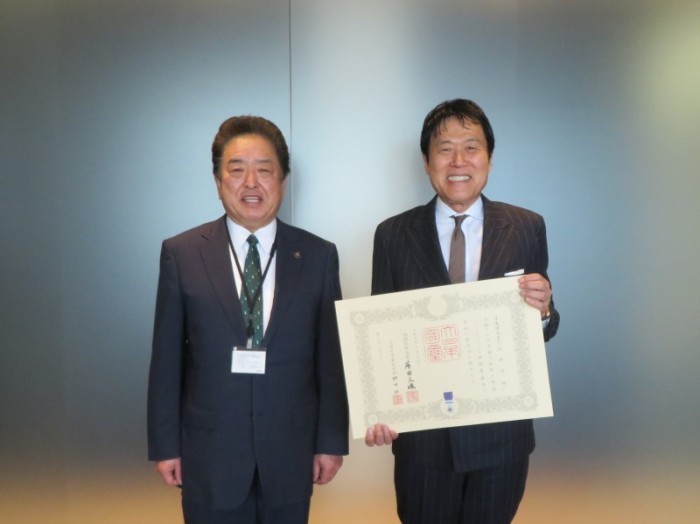 水嶋浩雅氏が紺綬褒章を受章