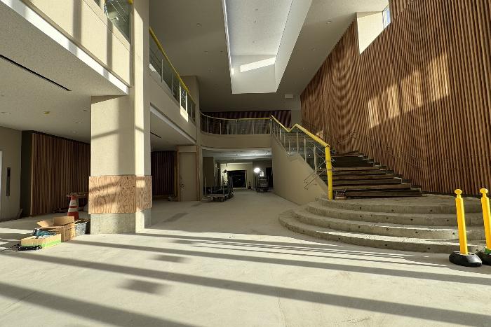 R'.11.7壁クロス貼り、ビニル床シート張り、ウッドデッキ敷