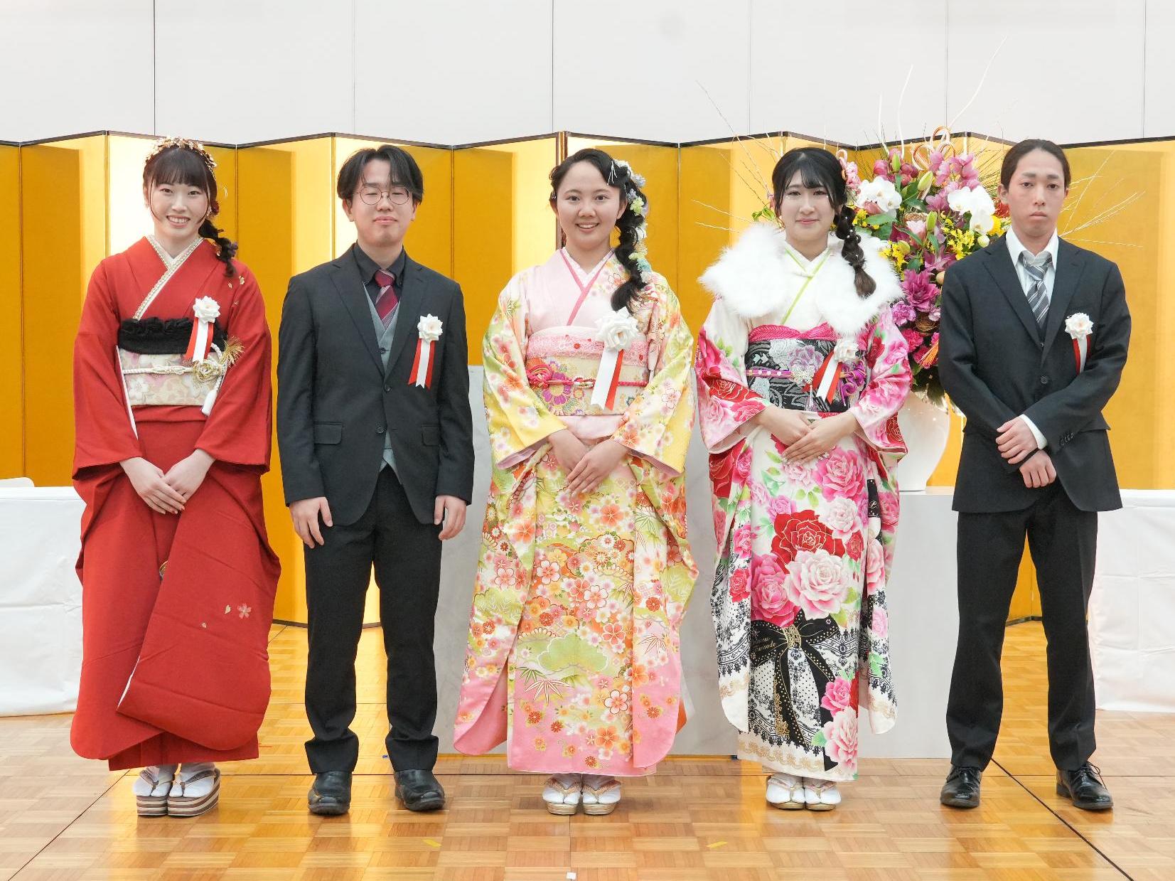 R8二十歳を祝う会実行委員会