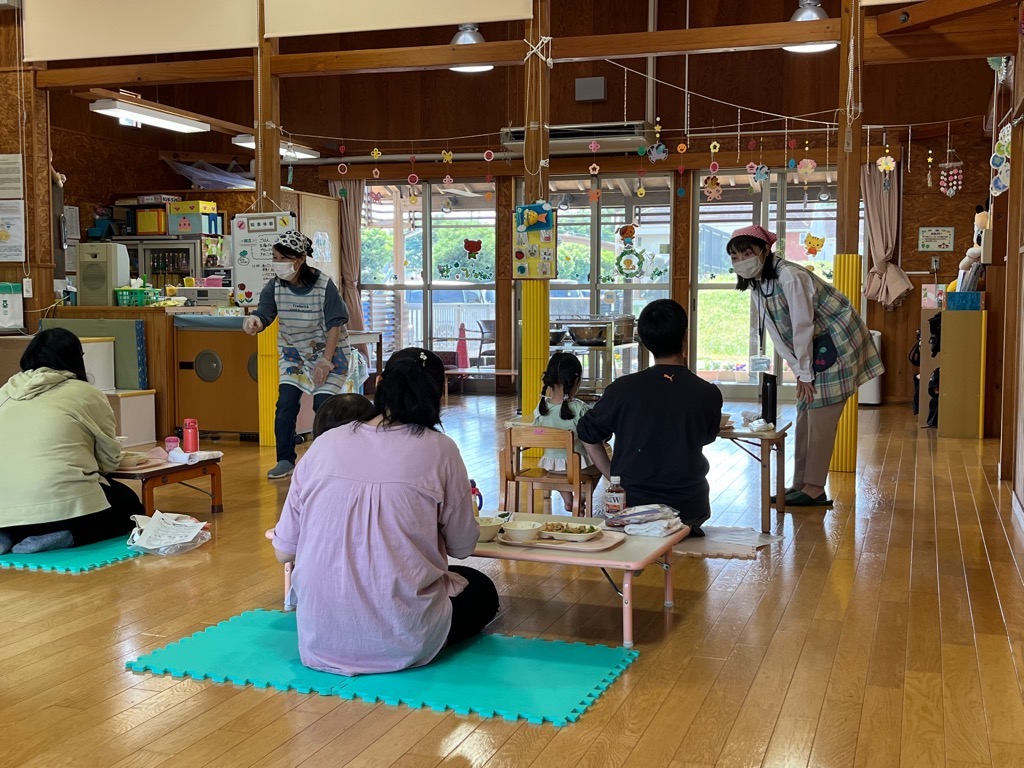 給食体験の様子