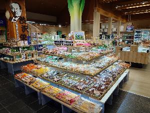 道の駅おかべ店内1