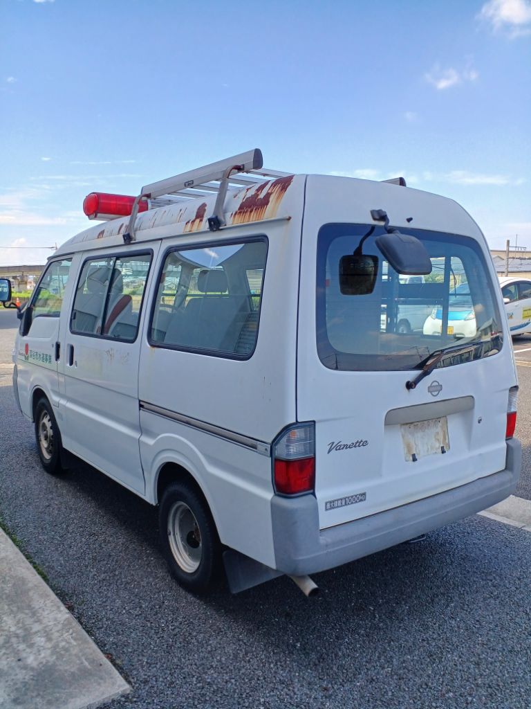 売却する公用車（後面）