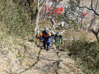 消防団が入山