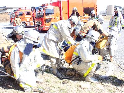 背負い式消火水のうに給水