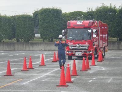 道路狭隘箇所による走行。