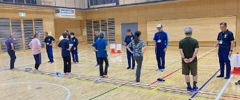 岡部公民館体育室にて  体力測定