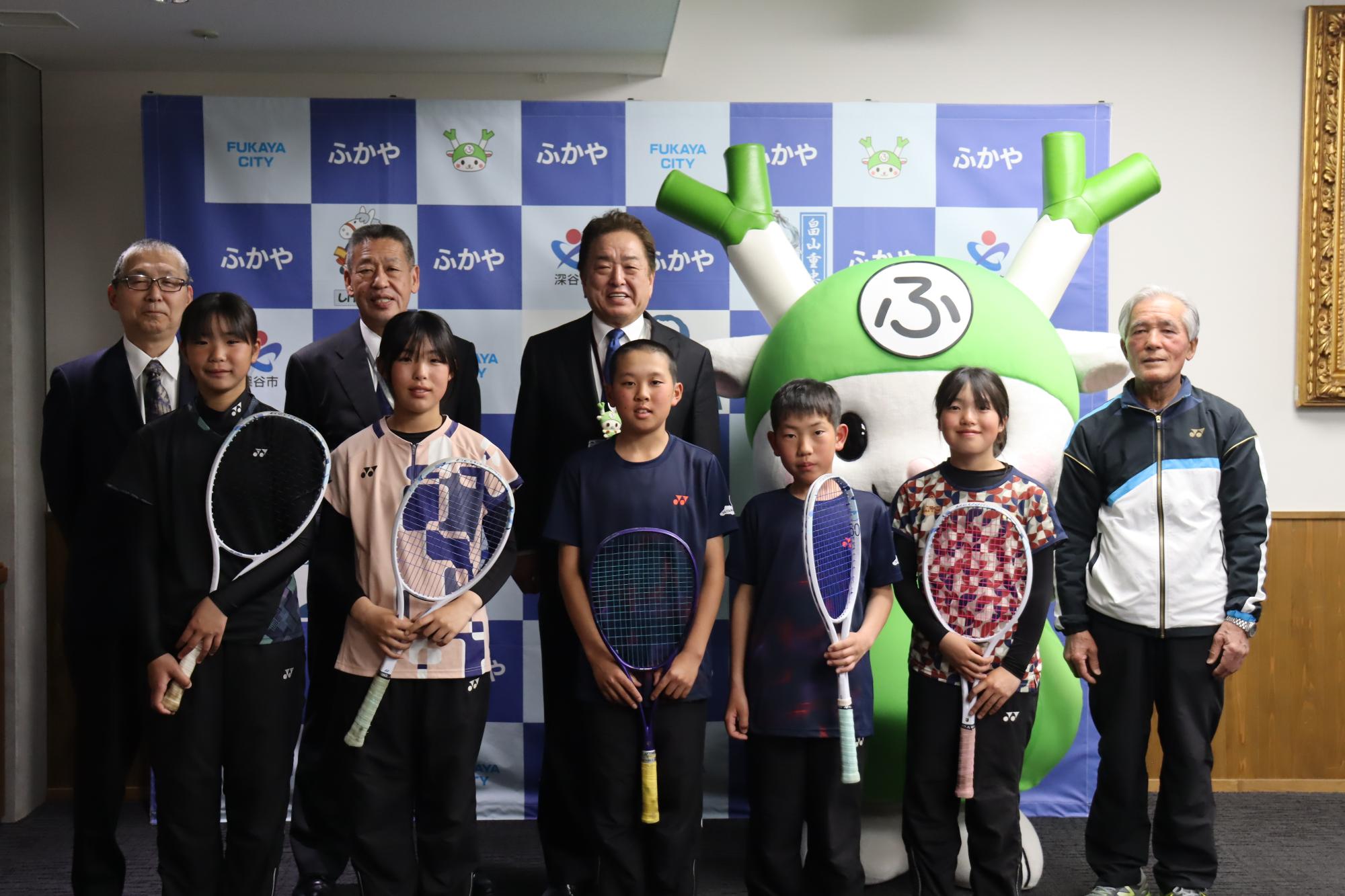 市長表敬訪問写真（深谷スキャリオン）