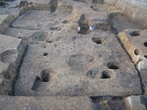 重なり合う竪穴建物跡
